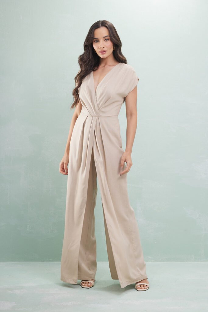 Macacão Com Torção e Drapeado No Ombro Linho