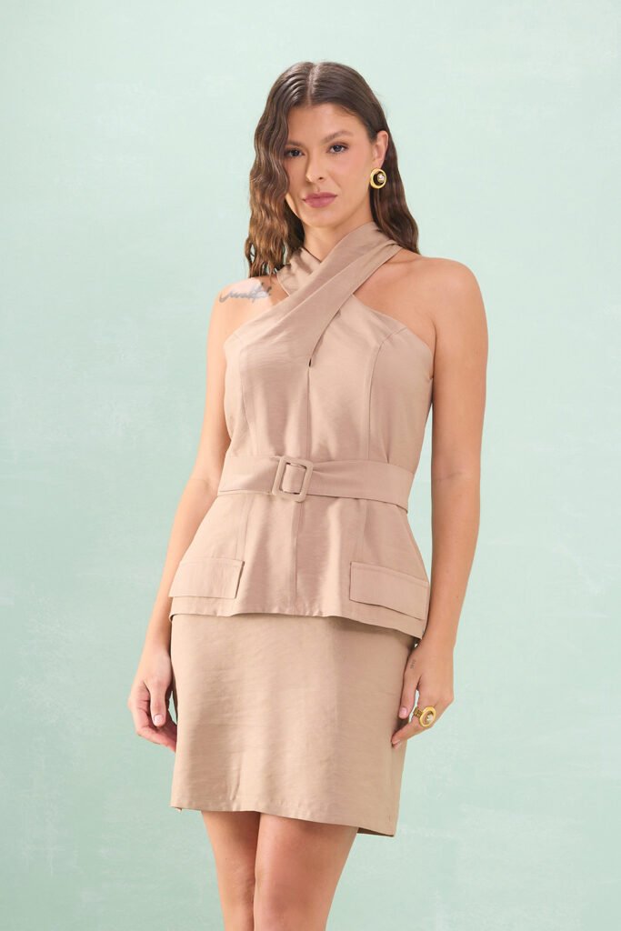 Vestido Curto Utilitário Com Saia Sobreposta Alfaiataria