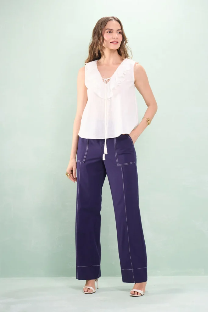 Calça Bainha Larga e Pesponto Alfaiataria