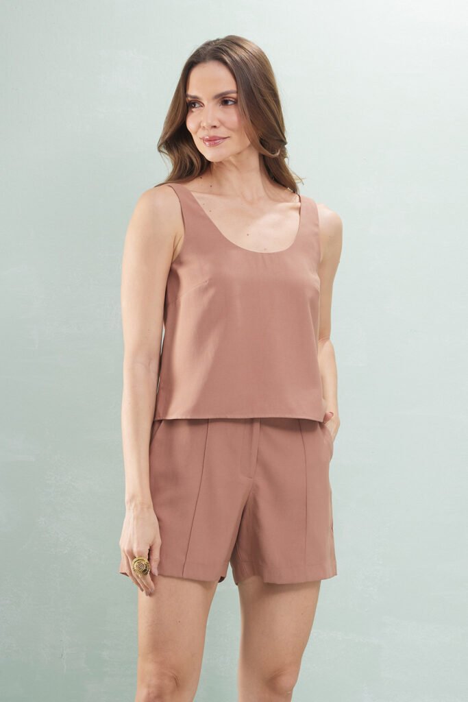 Blusa Semi Cropped Regata Decote Redondo Crepe