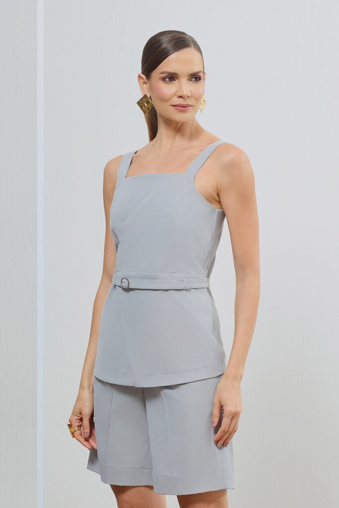 Blusa Decote Reto Alça Larga Com Cinto Alfaiataria Crepe